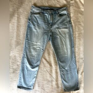 American Eagle Mom Jeans - Size 14